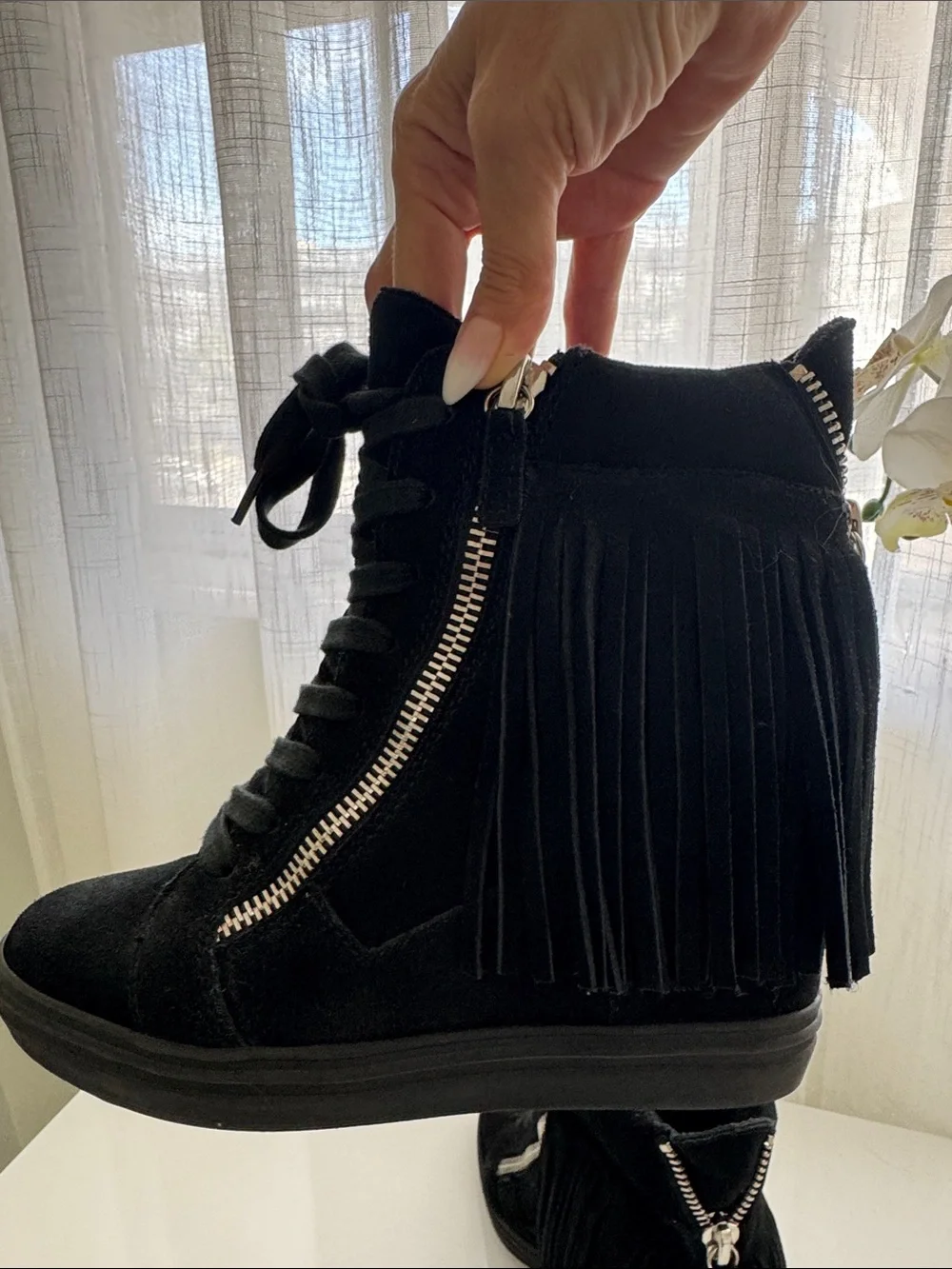Steve Madden offers loved zipper